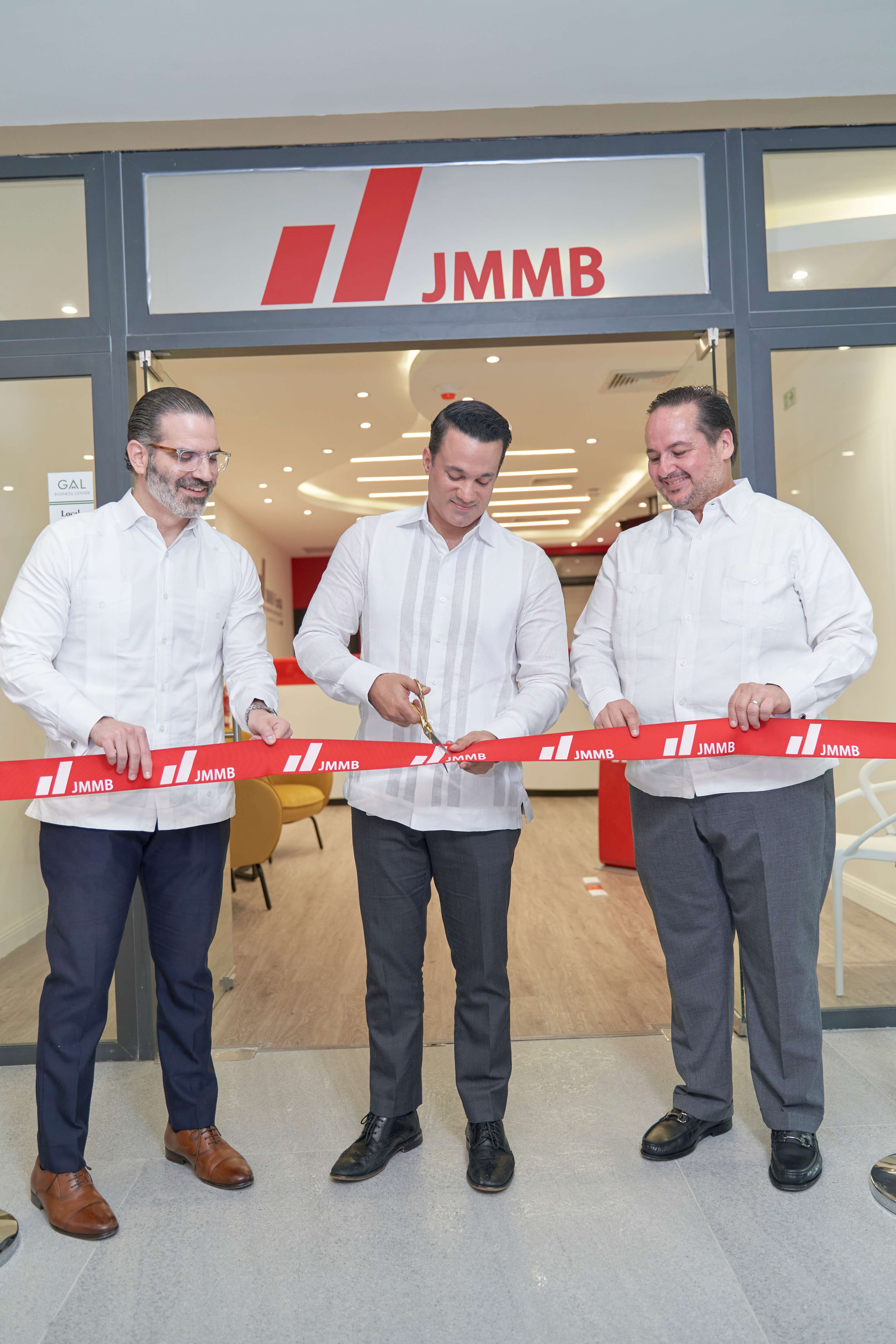 jmmb-apertura-nueva-sucursal-en-punta-cana-village-jmmb